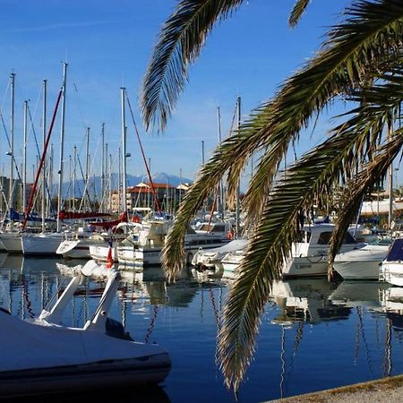 Voilier A Quai Au Calme Canet-en-Roussillon Exterior photo