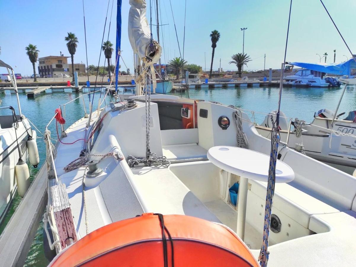 Voilier A Quai Au Calme Canet-en-Roussillon Exterior photo
