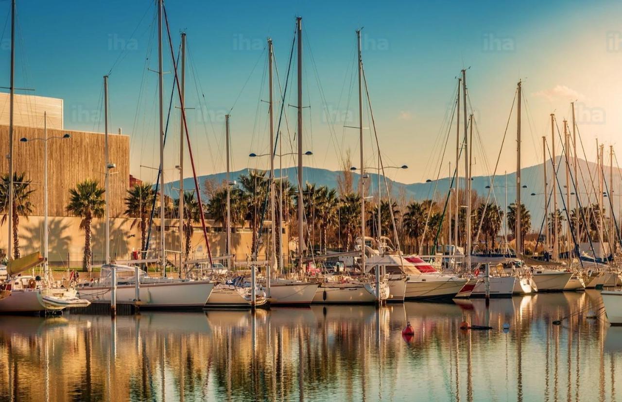 Voilier A Quai Au Calme Canet-en-Roussillon Exterior photo